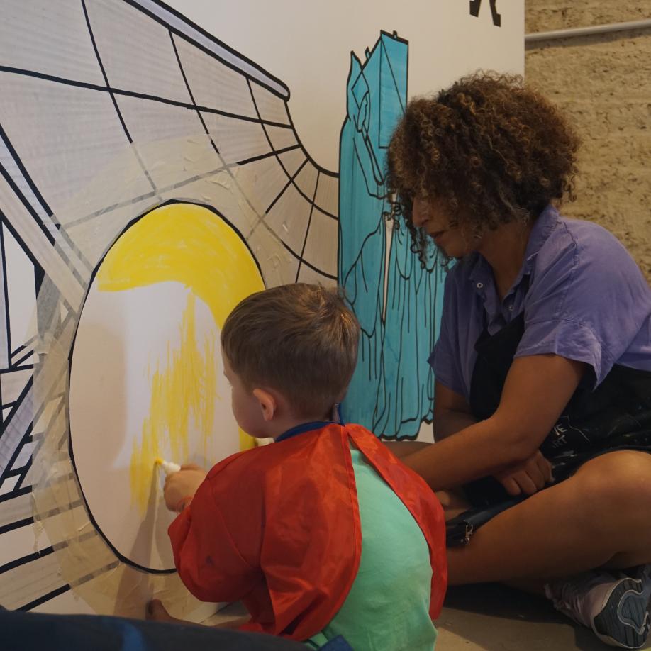 Mise en couleur de la fresque par un enfant 