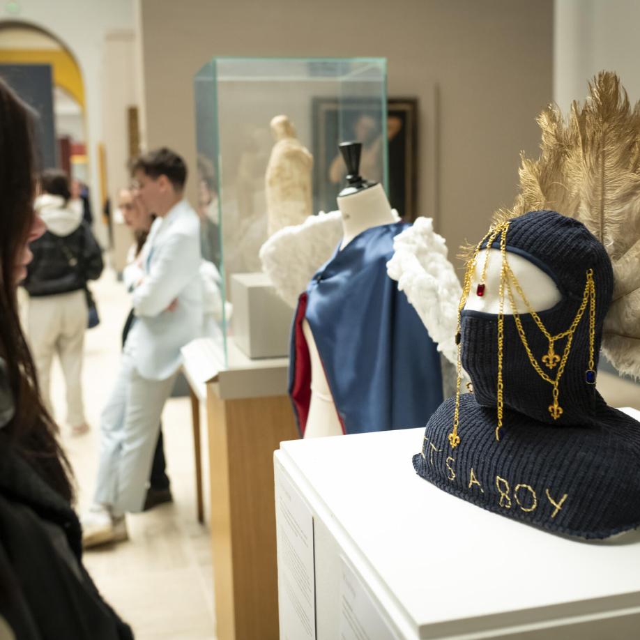 Présentation des projets étudiants dans le musée lors de la Bacchanight 9 le 26 mars 2024.